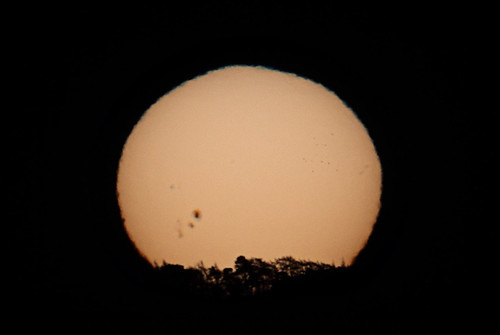 sun sunspots 5january2014 ar1944