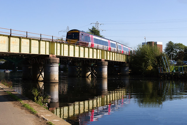 170105 Cross Country Trains Turbostar Crosses Nene Viaduct Peterborough