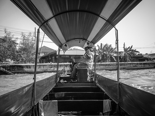 street blackandwhite bw white black digital canon river thailand photography boat asia barca fiume tailandia driver bianco nero biancoenero phetchabun guidatore phetlakhon