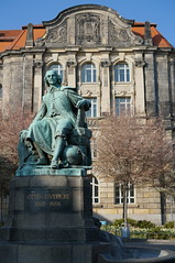 Otto von Guericke - Denkmal