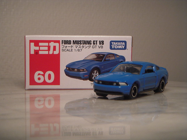 2010 Ford Mustang GT V8 1:67 Diecast by Tomica