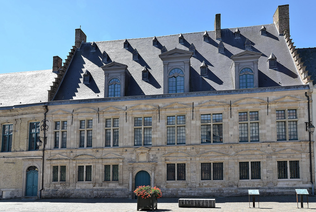 Cassel (Nord) - Grand'Place - Hôtel de la Noble-Cour (fin XVIe)