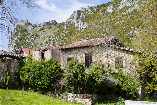 Roquefixade Houses, france pyrenees midipyrénées cathares roquefixade montséguretoroquefixade