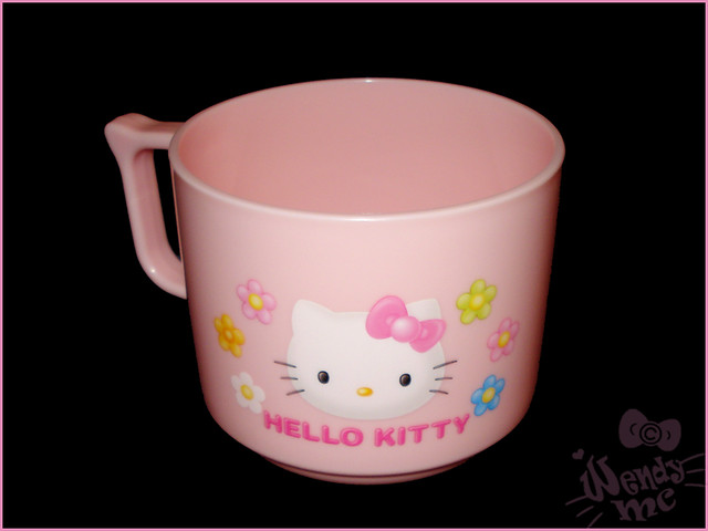 hello kitty plastic cup
