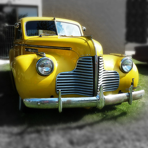 the yellow car
