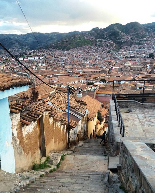 Cusco is a gorgeous town nestled high in the Peruvian Andes mountain range. Located in the thin air above altitude, these beautiful yet steep and winding roads can take your breath away in more than one way. Have you ever visited a town in the mountains? 