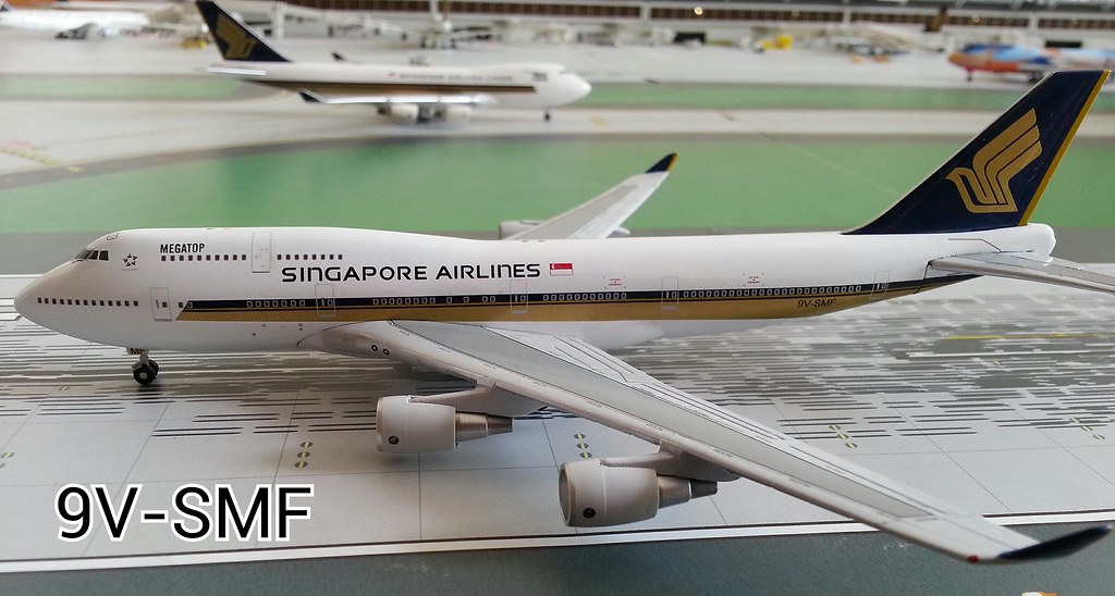 1/400 Gemini Jets Singapore Airlines Boeing B 747-412 9V-SMF "Megatop" GJSIA300 