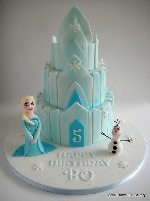 Disney Frozen cake