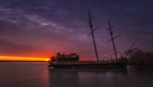 lagrandehermine sunrise lincoln ontario canada ca shipwreck jordanharbour abandoned img3795e jordanstation lakeontario canon6d