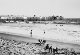 Wood pier, Huntington Beach | There are no known copyright r… | Flickr