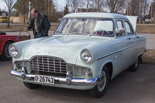 Zephyr 1957 by Ford
