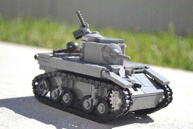 Lego M3 Stuart Light Tank 2/3