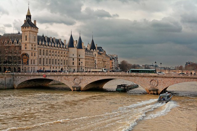 Paris : Pont au Change / Tour de l'Horloge / Conciergerie