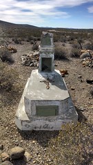 cemetery near El Marmol, the abandoned onyx mine