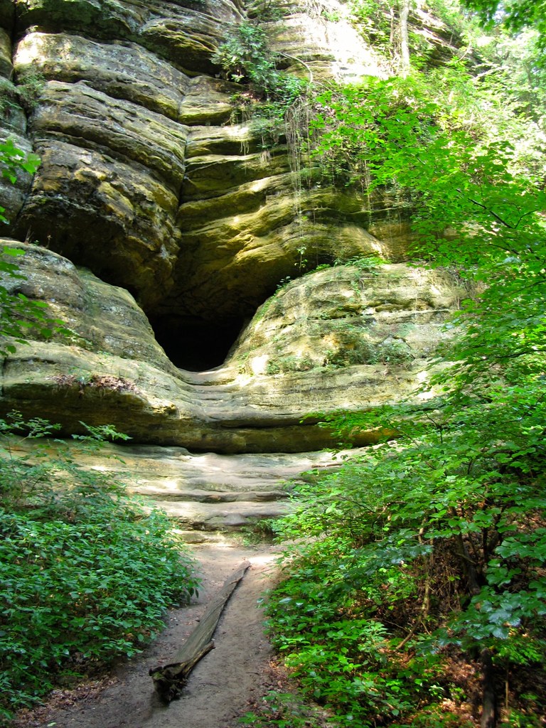 Starved Rock State Park Il - hike to St Louis canyon