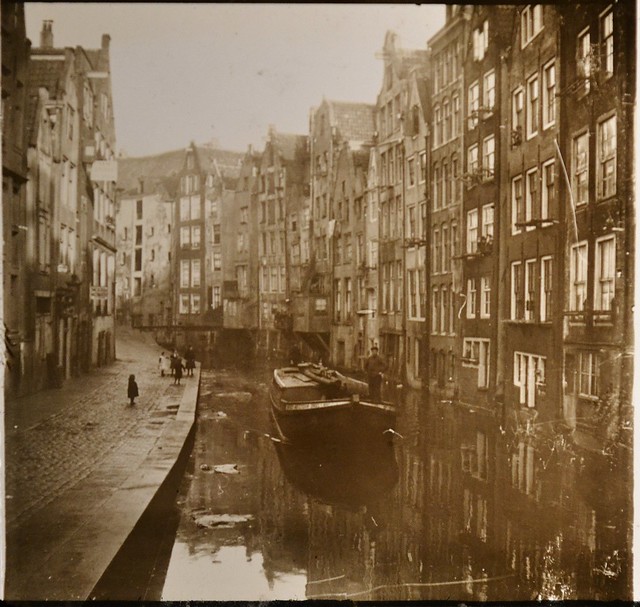 Holland, Oude Zijds Achterburgwal canal Amsterdam 1910  L