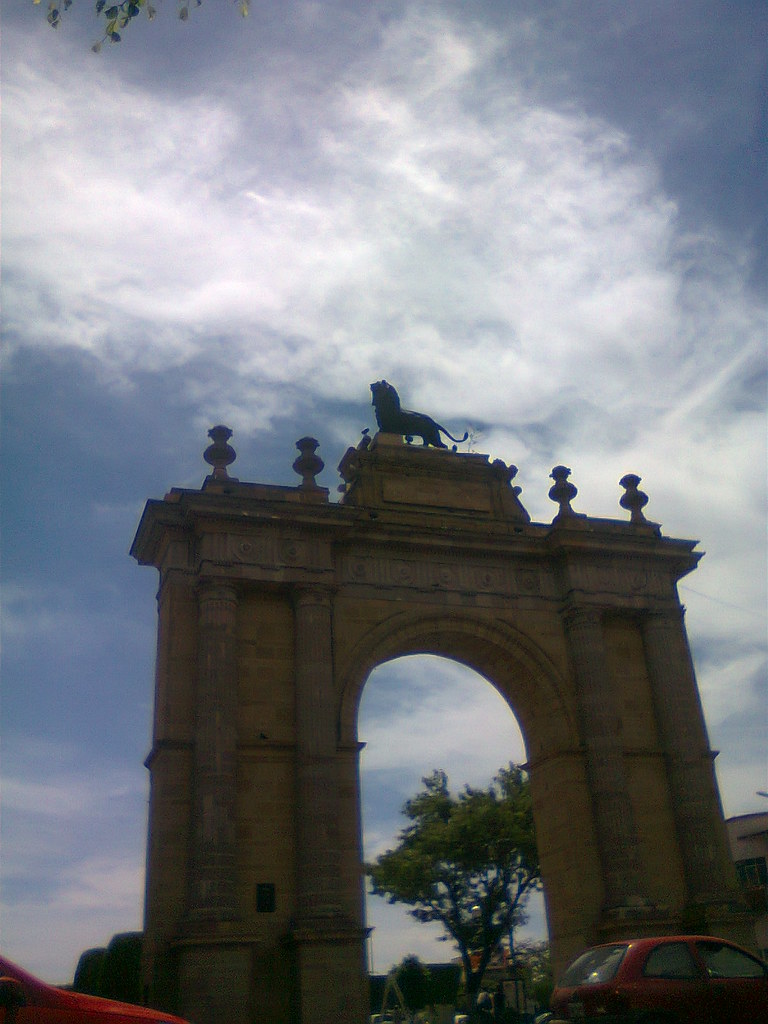 Arco de la Calzada | Alex Martínez | Flickr