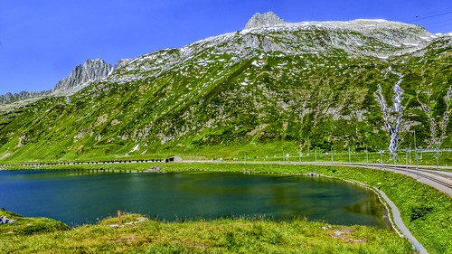 alps alpine alpen pass schweiz switzerland mountain lake water outdoor frodeturer oberalp