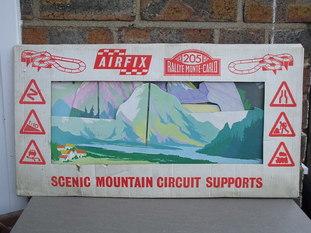 Vintage Airfix Slot Cars Scenic Mountain Circuit Supports + Original Packaging