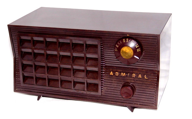 Vintage Admiral Table Radio, Model 5R32, AM Band, Brown Cabinet, 5 Vacuum Tubes, Made In USA, Circa 1954 - 1955