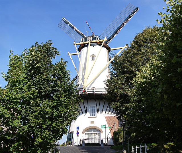 De Oranje molen Willemstad
