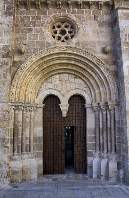 Portada meridional de la Iglesia de Santiago del Burgo de Zamora   -   Southern front of the church of Santiago del Burgo Zamora