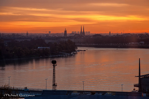 sunset bordeaux france garonneriver lacitéduvin thecityofwine garonne city cityscape river view orange orangesunset silhouette