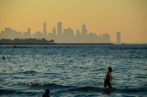 sunset chicago beach skyline illinois unitedstates lakemichigan il southshore southshoreculturalcenter