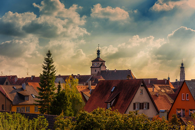 Rothenburg ob der Tauber, Blick von der Stadtmauer zum 