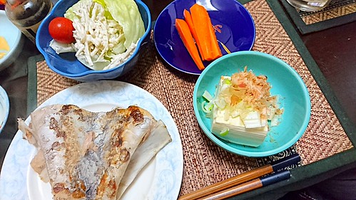 冷奴&ごぼうサラダ&ニンジンスティック&マグロの顎 | by しものせきまぐろ