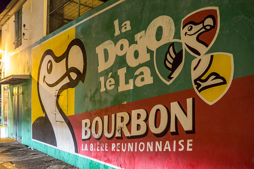 La Dodo lé la | Painted ad for Bourbon beer Dodo, on a city … | Coralie ...