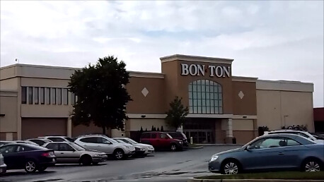 BON-TON LANCASTER, PA