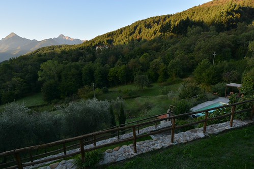 DSC_3461 by Stephen P Miller, Sunrise at Casa Della Quercia, looking out at Monte Pisanino (1946 m) and Pizzo d'Ucello (1781 m)reu