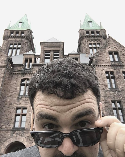 262/365- I'm thankful everyday I can go for a walk or run around this amazing piece of architecture. . . . #neuland365 #selfportrait #project365 #richardsoncomplex #buffaloarchitecture