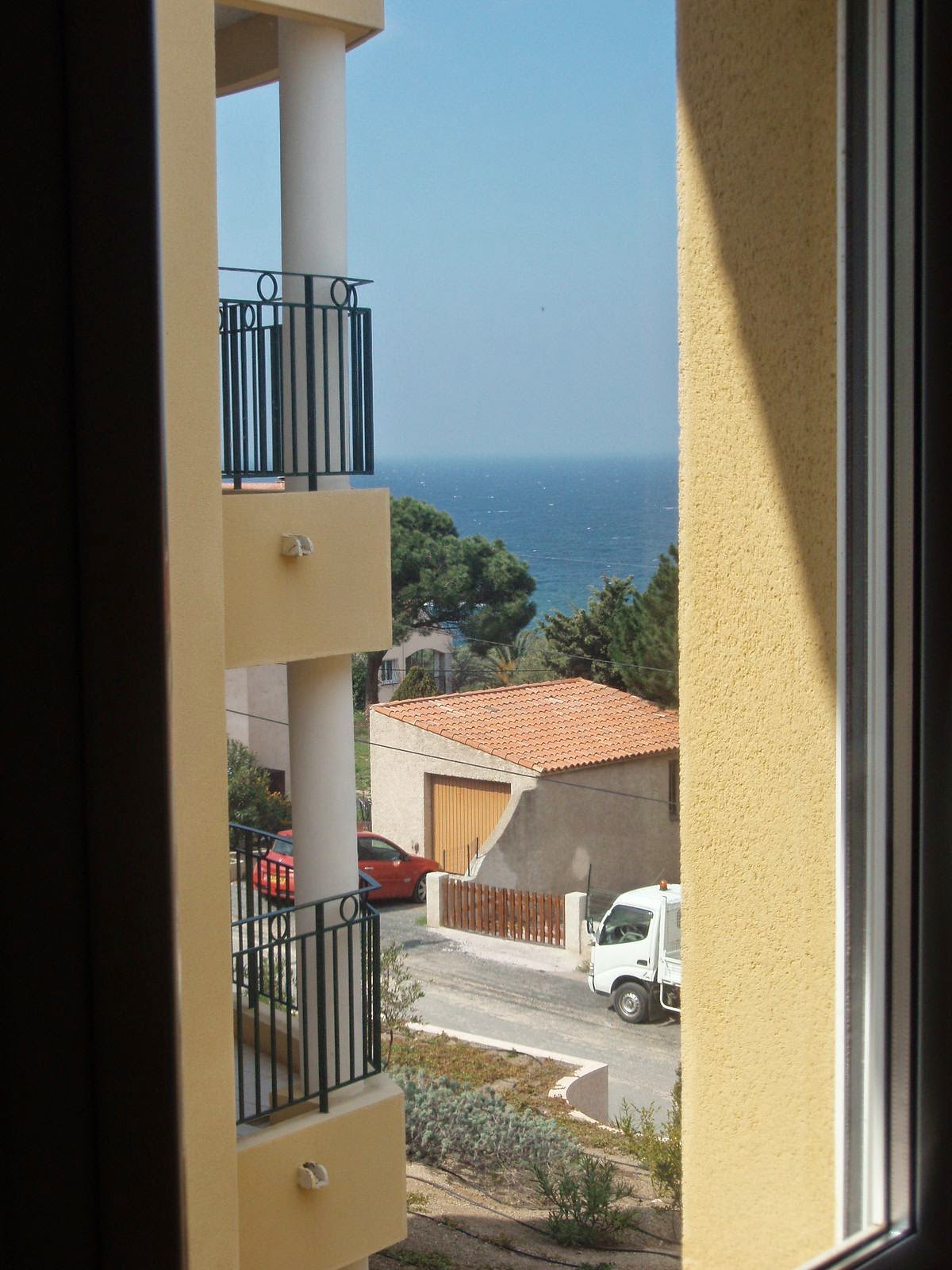 Bedroom 2 with seaview