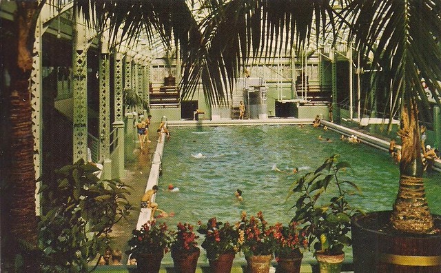 Postcard: Crystal Gardens, Victoria, BC, c.1960