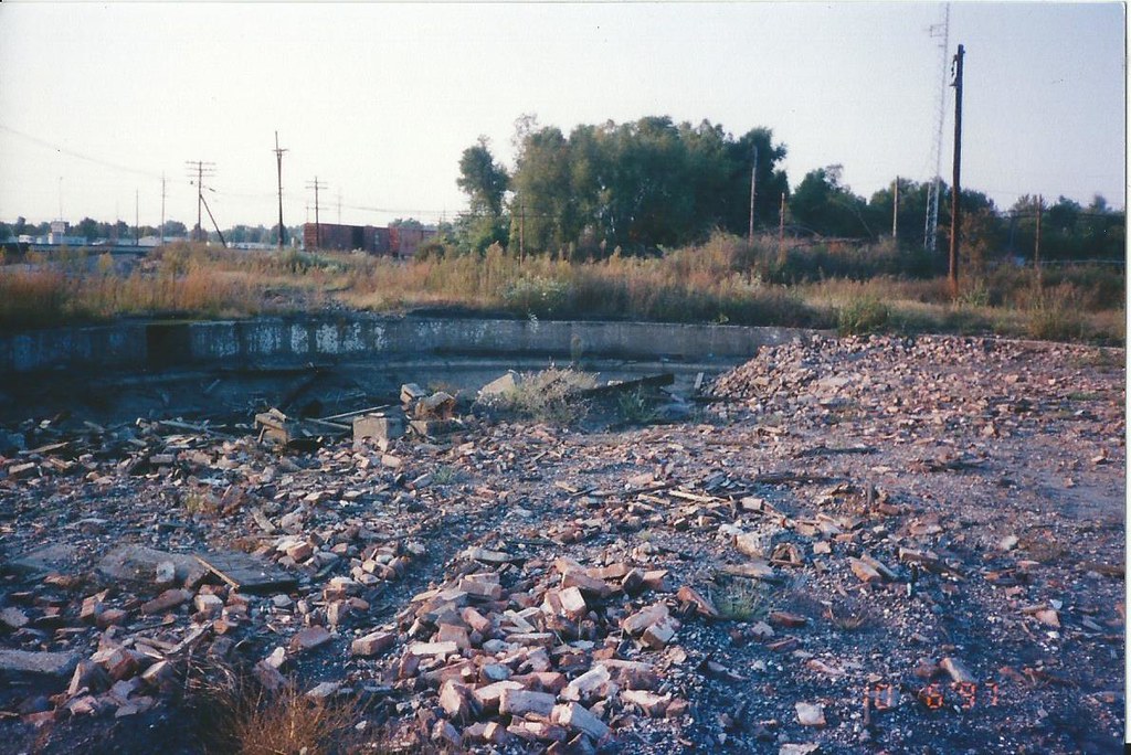 Illinois Central Roundhouse Rubble & Turntable Pit