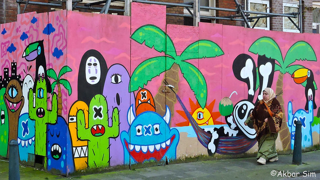 Rotterdam Street art  OX-ALIEN & DOOD KONIJN