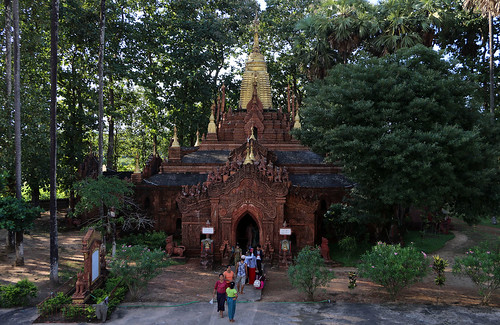 bago buddha buddhist kingbayinnaung mahazedipagoda myanmar mmr