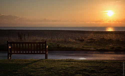 autumn sunrise canon bench kent seaside warm glow promenade deal coastline 60d 1585mm