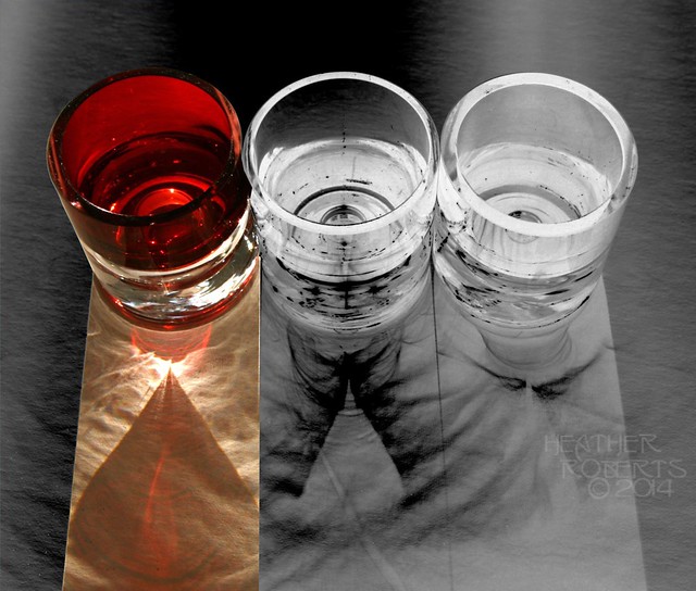 pos-neg red glass
