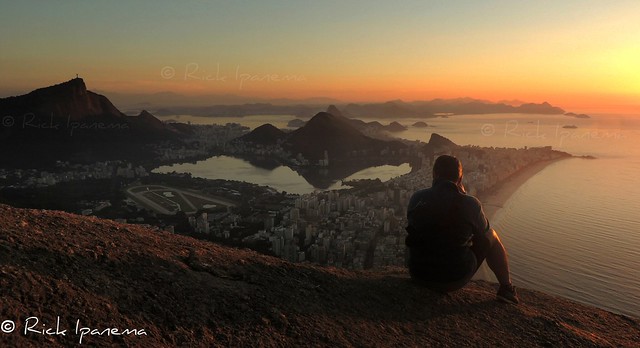 Rio de Janeiro - Amanhecer no  Morro Dois Irmãos