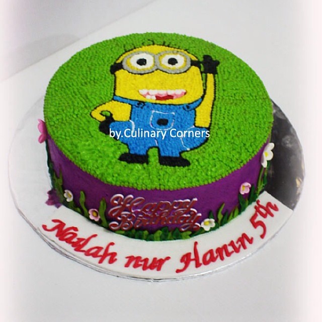 Buy Adorable Minion Cake Online | Chef Bakers