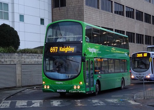 Transdev Keighley & District Volvo B7TL/Wright Eclipse Gemini 403 (YJ04 LYK) | by Liam1419