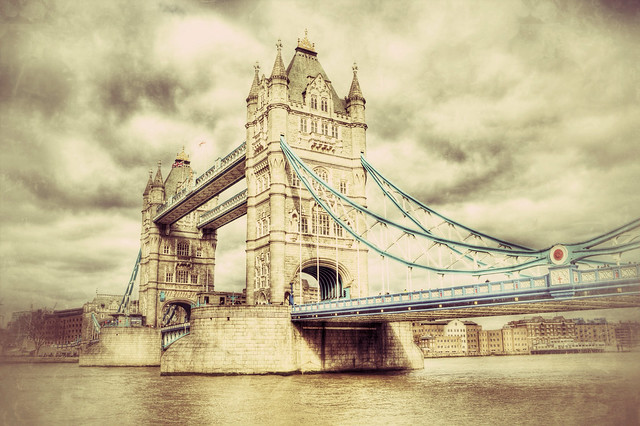 Tower Bridge (l)