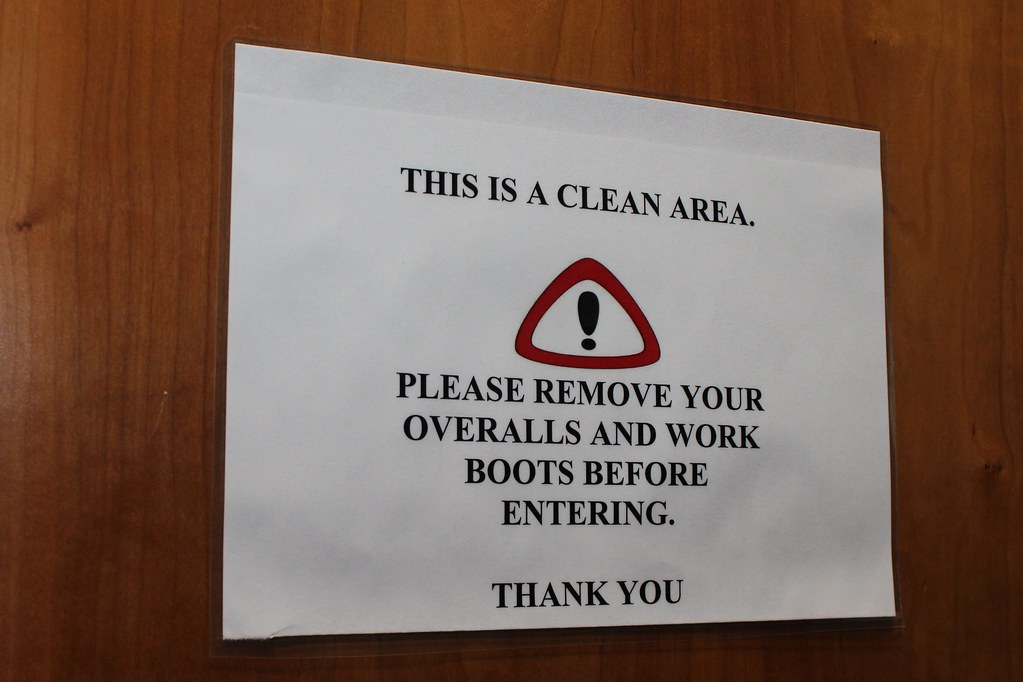 Cleanrage Area This is a Clean Area | Important information sign probably a… | Flickr