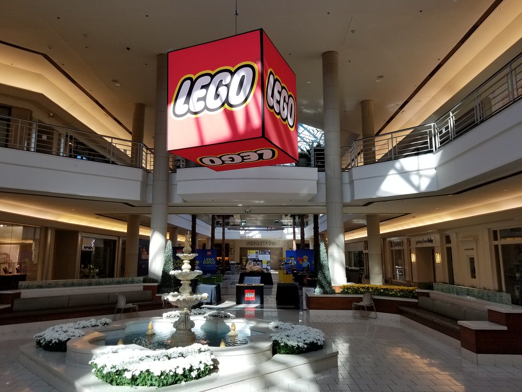 Lego Systems Inc Lego Takeover The Gardens Mall Flickr
