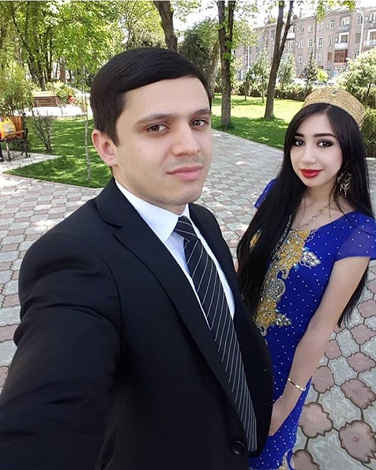 Таджикский муж жена. Таджикская пара красивая. Таджикские жены. Красивые пары таджичка. Таджикская семейная пара.