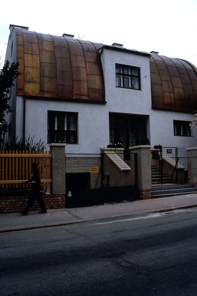 Adolf Loos Villastein - Vienna - Apr 1995: Another photo of the stiener house. 