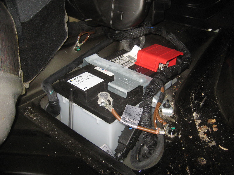 Snavset at se tyk 2008-2014 Smart Fortwo 12V Automotive Battery - Changing D… | Flickr